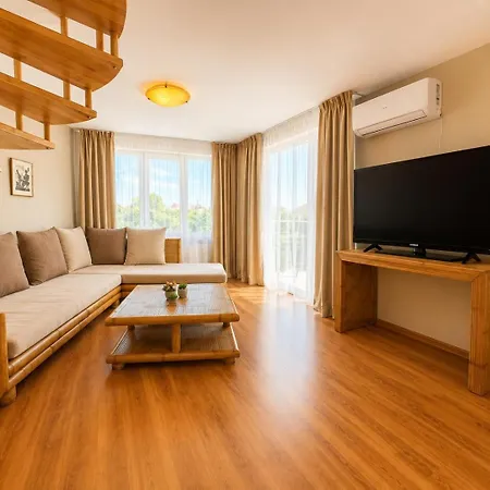 Apartament Boutique Maisonette | Sea View Near The